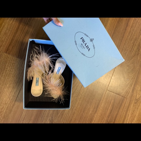 Prada feather heels - Picture 2 of 10
